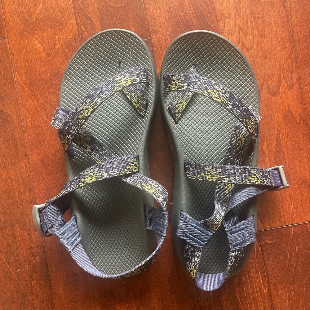 NWOT Chaco Z2 sandals